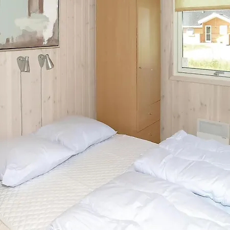 Four Bedroom Holiday In * Strandby
